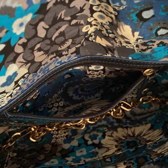 Vera Bradley Leather shoulder bag with chain strap - Picture 8 of 10